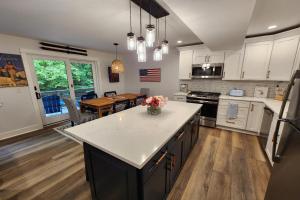 Four-Bedroom Apartment room in Heart & Soul Hideaway