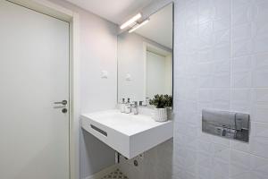 Bonfim Elegant Duplex w AC by LovelyStay