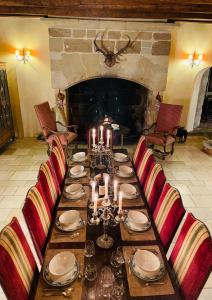 Villas Castle in the beautiful French countryside with all modern comfort : photos des chambres