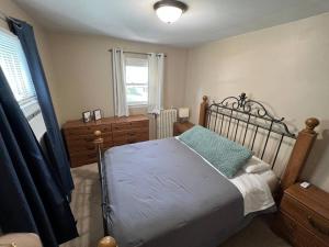 The Purple Door apt in the heart of Radford city