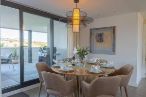 Spacious 3 Bedroom with 2 Terraces, pool, and walking distance to the beach