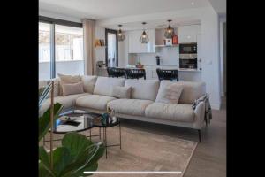 Spacious 3 Bedroom with 2 Terraces, pool, and walking distance to the beach