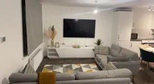 Spacious One Bedroom Apartment - Sulhampstead Abbots