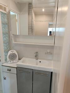 Un bel appartement rez jardin parking gratuit