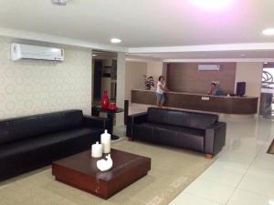 Flat com varanda beira-mar, apt 102