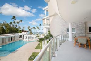 Destination Jelly Playa Coral Condo