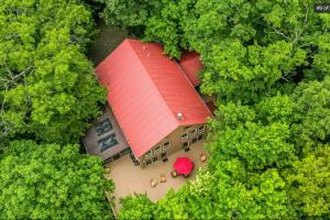 Blue Ridge Bliss- Spacious Cabin, Pets, Hot Tub!