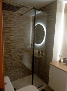 Apartamento Moderno con PISCINA Garaje Wifi AC