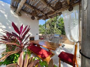 Jungle-chic luxurious Tulum home