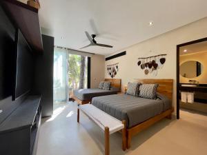 Jungle-chic luxurious Tulum home