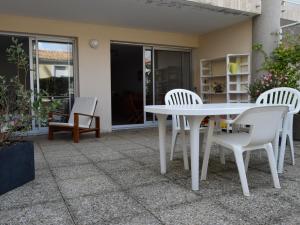 Appartement avec Terrasse à 50m de la Plage des Sables-dOlonne - FR-1-197-429