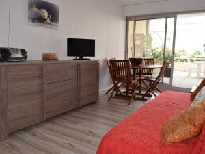 Appartement avec Terrasse à 50m de la Plage des Sables-dOlonne - FR-1-197-429