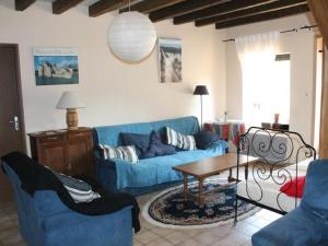 Maisons de vacances Gite Douchy-Montcorbon-Douchy, 5 pieces, 7 personnes - FR-1-590-49 : photos des chambres