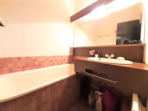 Studio Cabine cosy pour 6 pers. avec TV, kitchenette équipée et casier à ski à Piau-Engaly - FR-1-457-319