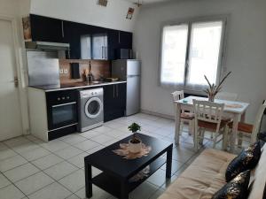 Appartements Appartement Canet-en-Roussillon, 3 pieces, 4 personnes - FR-1-696-24 : photos des chambres