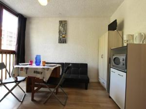 Appartements Appartement Saint-Chaffrey , 1 piece, 2 personnes - FR-1-330E-65 : photos des chambres