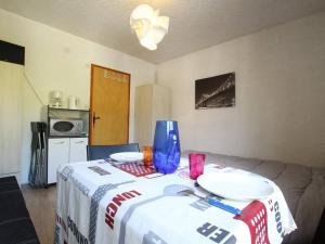 Appartements Appartement Saint-Chaffrey , 1 piece, 2 personnes - FR-1-330E-65 : photos des chambres