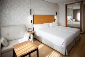 Twin Room for 1-2 people room in Sercotel Gran Fama