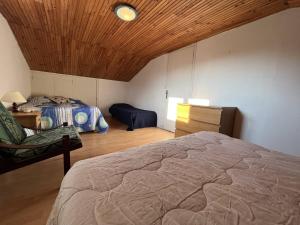 Maisons de vacances Grande Maison Familiale avec SPA, Plage a Proximite, Jardin et Parking - 10 Couchages - FR-1-246A-153 : photos des chambres