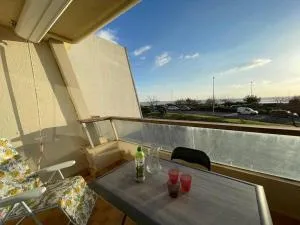 Studio rénové 2* à 50m de la plage avec balcon - 4 couchages - FR-1-224C-216 - Les Bains