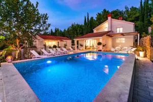 Luxury Vila Divina-Exceptional privacy - Makoše