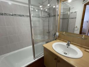 Appartements Appartement Praz-sur-Arly, 2 pieces, 4 personnes - FR-1-603-49 : photos des chambres