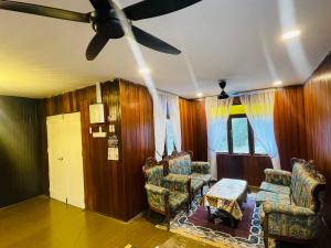 NAZIRIN HOMESTAY D’VILLAGE MUAR BATU PAHAT