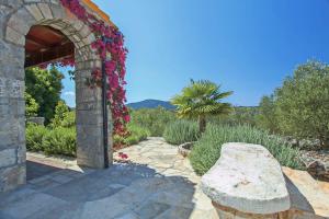 Stone House San Pelegrin