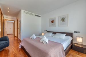 Apartment La Nau - Fantastic Apartment with hot tub and pool, just steps away from beach