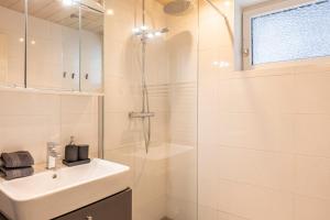 Neu saniertes Ferienhaus mit großem Garten