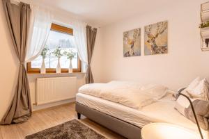 Neu saniertes Ferienhaus mit großem Garten