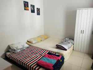NO 121 NAZIRIN HOMESTAY TMN DESA MANJUNG