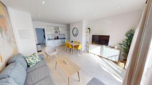 3 Bed Aguas Nuevas 196 Top Floor Family Res