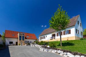 Double Room with Balcony room in Weingut Perner