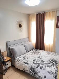 One Spatial Two Bedroom Condominium Unit with Pool and Gym free Netflix and wifi