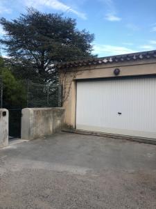 independent house of 30m2 near creeks