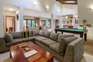 San Lameer Villa 403 - 4 Bedroom Luxury - 8 pax - San Lameer Rental Agency