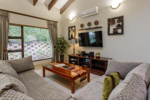 San Lameer Villa 403 - 4 Bedroom Luxury - 8 pax - San Lameer Rental Agency