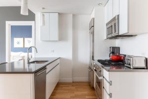 Hells Kitchen 2BR w Pool DM nr Central Park NYC-469