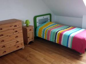Maisons de vacances Maison spacieuse, grand jardin, proche Sauzon et plage. - FR-1-418-8 : photos des chambres
