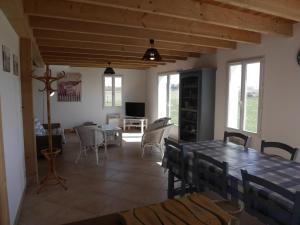 Maisons de vacances Maison moderne, plage et randonnee a proximite - FR-1-418-9 : photos des chambres