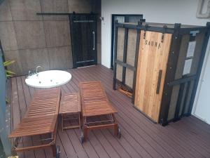 テラスでBBQ&サウナ&ジャグジー付き 築浅おしゃれな貸別荘 最大16名宿泊可能 Cottage Uruma