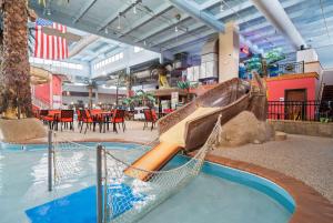 Ramada by Wyndham Sioux Falls Airport - Waterpark Resort & Event Center