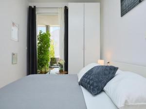 Palm Tree Apartments