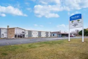 Travelodge by Wyndham Sarnia - سارنيا