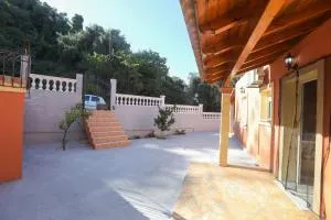 Platouka's House - Paramonas