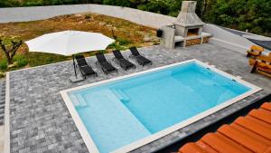 Villa Pinia with pool, Zadar