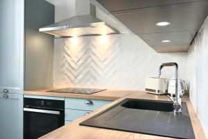 FERSEN Bright apartment renovated for 5 people in center of Old Antibes