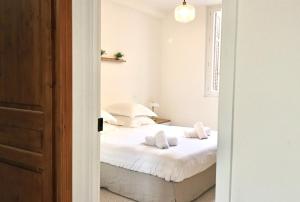 FERSEN Bright apartment renovated for 5 people in center of Old Antibes