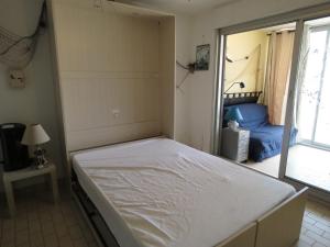 Studio rénové avec loggia vitrée, vue marina et parking sécurisé - FR-1-472-135